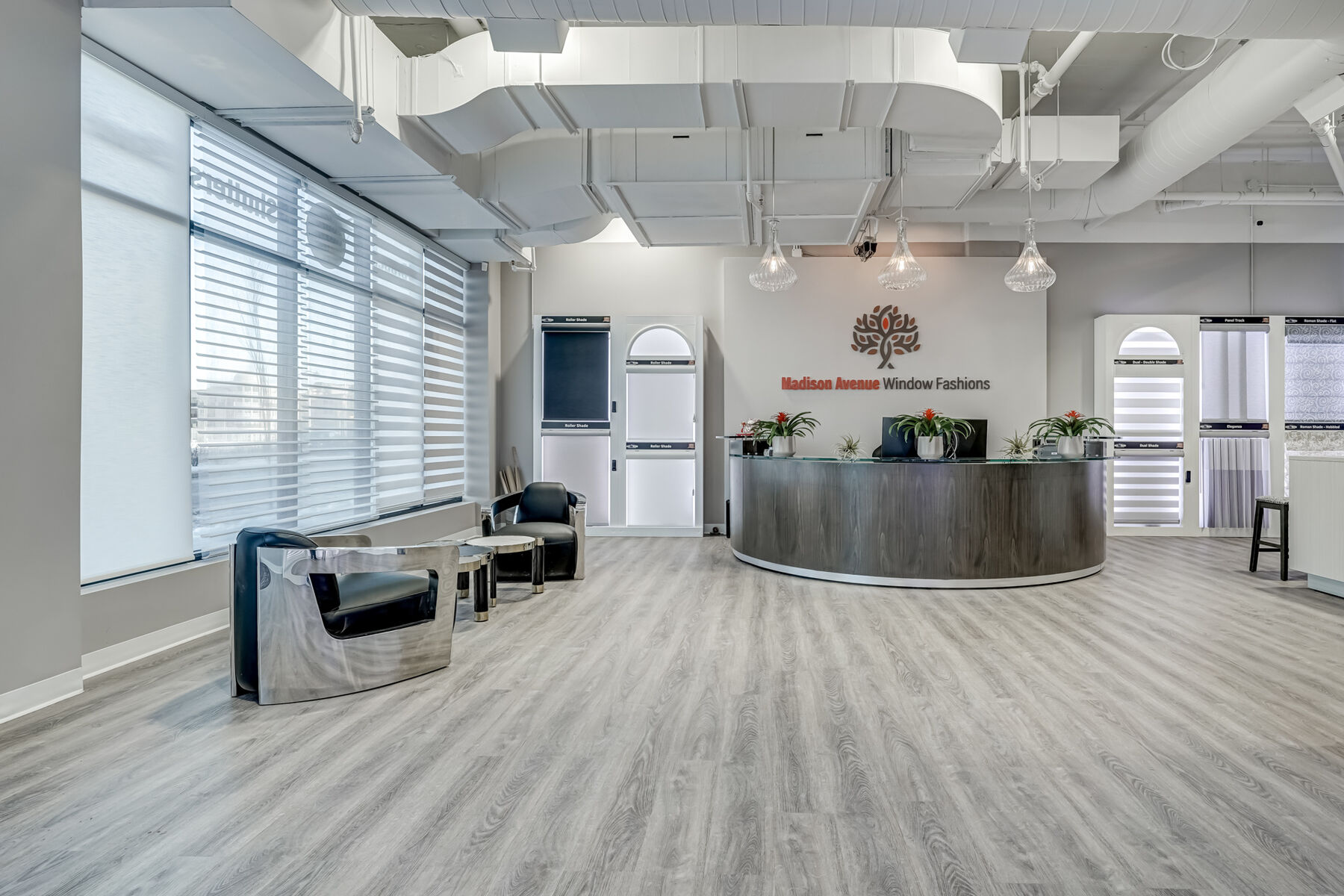 Window-covering display area and reception desk