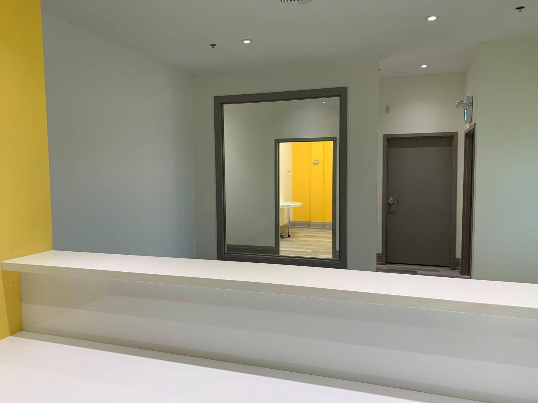 Dental clinic reception counter and patient entrance